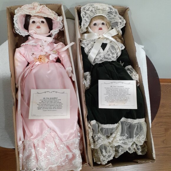 Classic Design Genuine Porcelain Dolls 17" “Victoria”, “Jennifer” - Picture 3 of 6